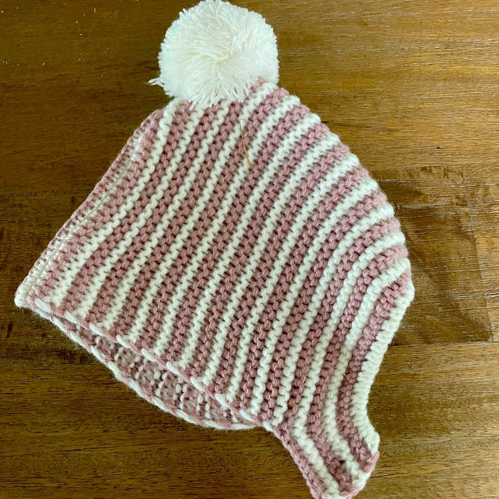Sweet 0-6 mo pink and white baby Boden crocheted hat